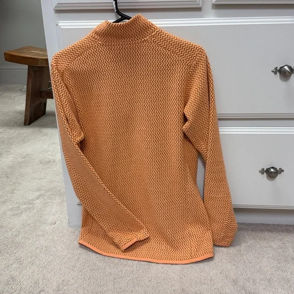 Patagonia Quarter zip pullover. - Picture 2 of 5